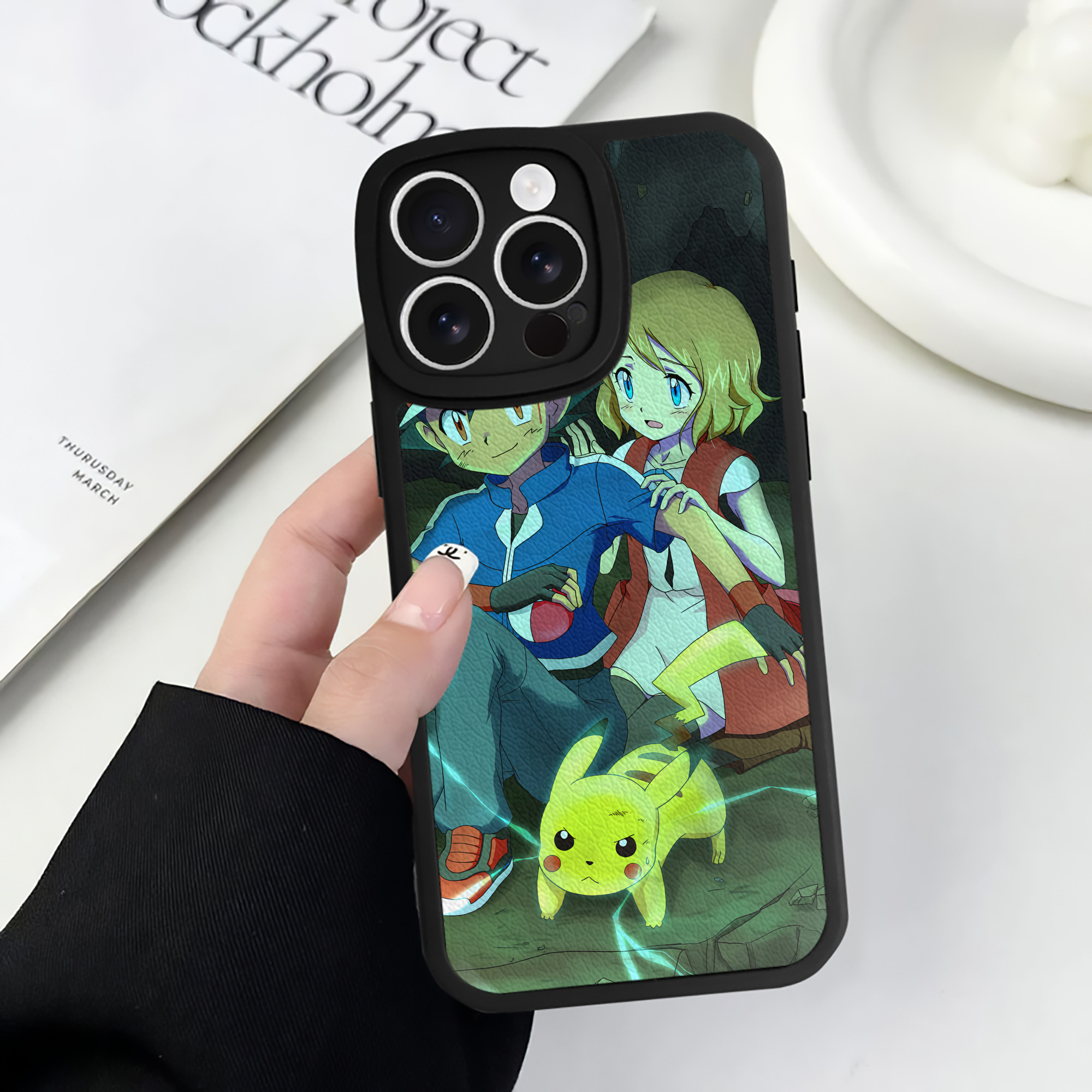 （画像用） ポケットモンスター Pokémon 【iPhone 16シリーズ対応】シリコンスマホケース（レザー調） 材質：シリコン